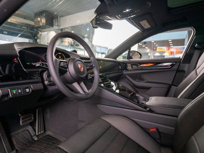 New 2025 Porsche Panamera 4