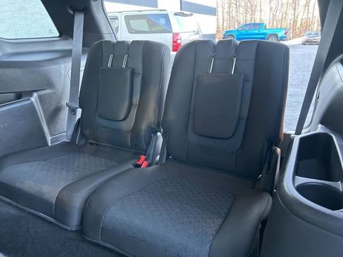 Used 2015 Ford Explorer XLT image 27