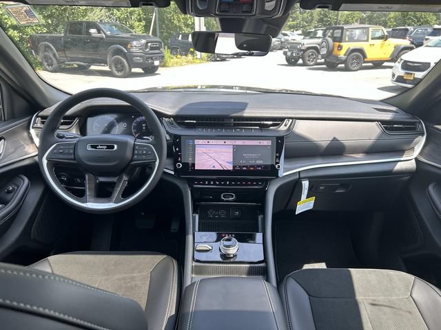 New 2026 Jeep Grand Cherokee Altitude AWD/4WD image 6