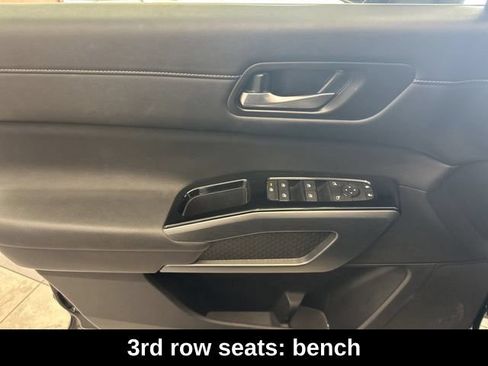 Used 2025 Nissan Pathfinder SL AWD/4WD image 17