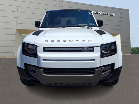 Used 2025 Land Rover Defender 110 X-Dynamic SE AWD/4WD image 8