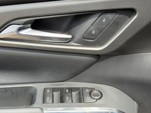 Used 2026 Chevrolet Traverse LT FWD image 19