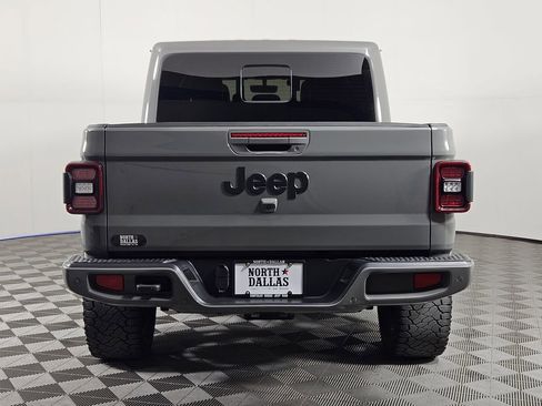 Used 2022 Jeep Gladiator Overland image 4