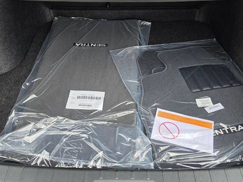 New 2026 Nissan Sentra SR w/ Floor Mat Package FWD image 23