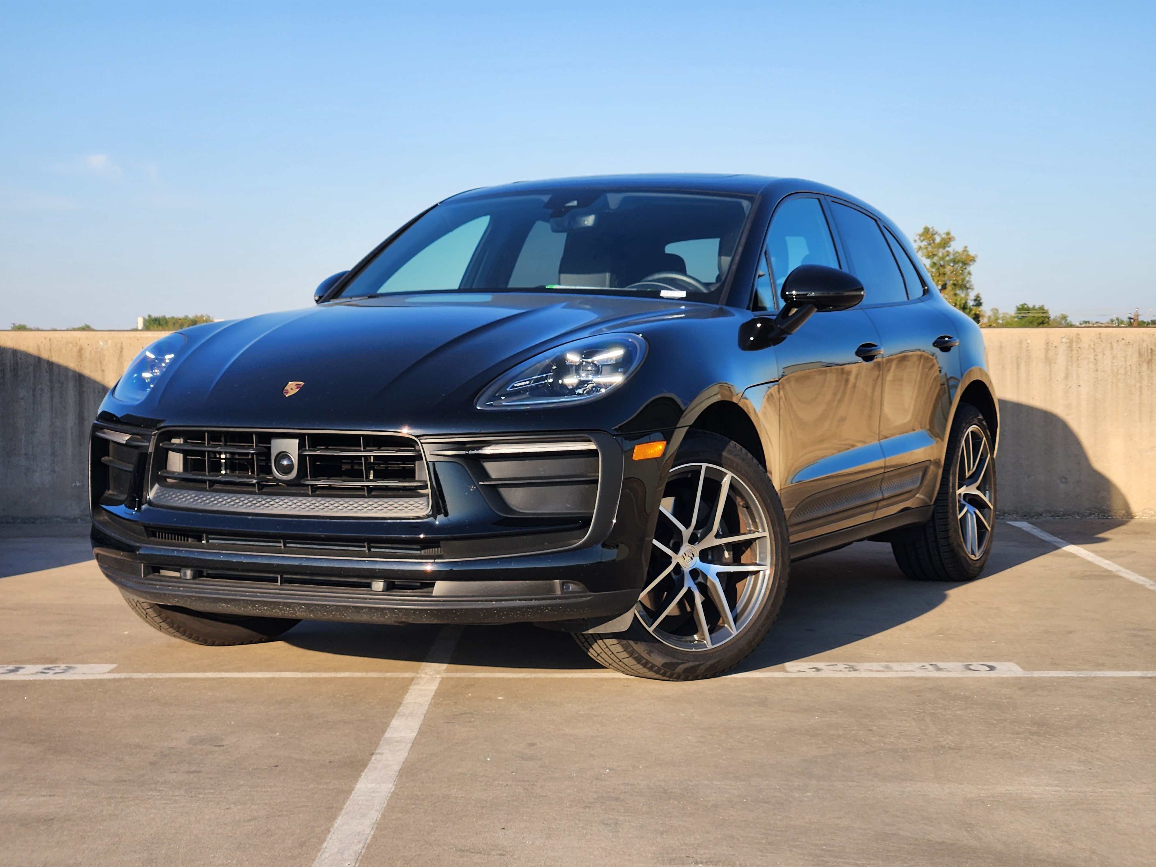 Certified 2026 Porsche Macan AWD/4WD image 1