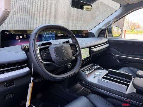 New 2026 Lincoln Navigator L Premier AWD/4WD image 10