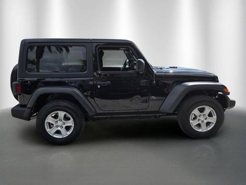 Used 2022 Jeep Wrangler Sport AWD/4WD image 2