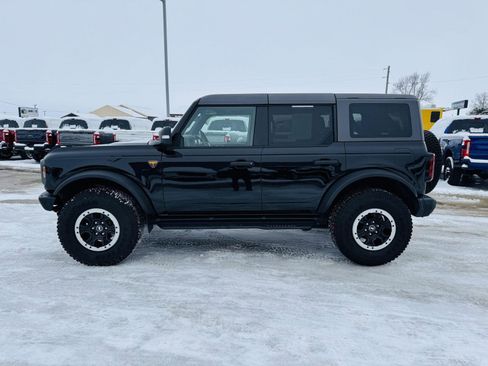 Used 2024 Ford Bronco Badlands image 37