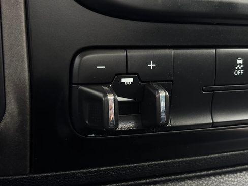 Used 2018 RAM 3500 Tradesman w/ Chrome Appearance Group AWD/4WD image 53