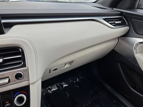 Used 2025 Genesis G70 2.5T RWD image 26