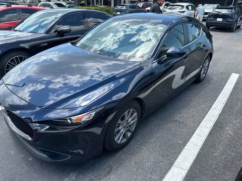 Used 2021 MAZDA MAZDA3 s FWD image 1