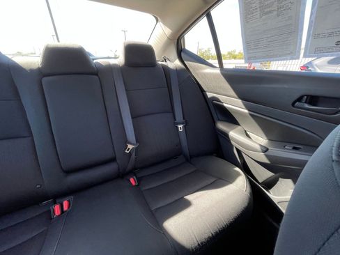 Used 2025 Nissan Altima 2.5 SV image 37