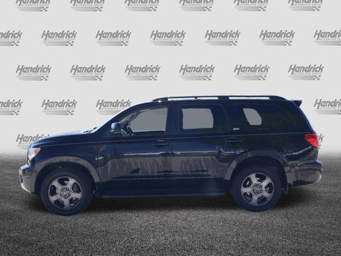 Used 2012 Toyota Sequoia SR5 w/ Sport Appearance Pkg RWD image 6