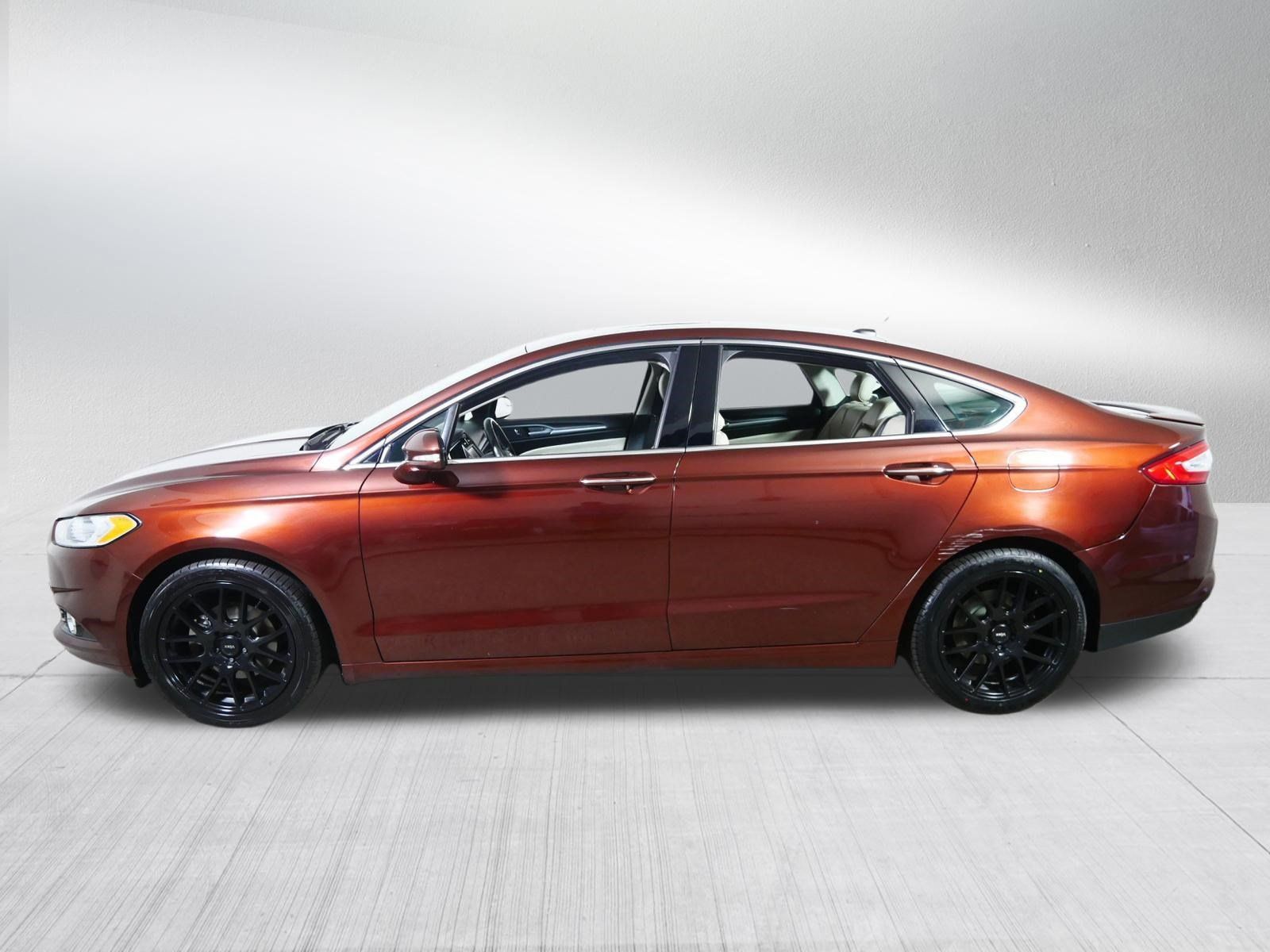 Used 2016 Ford Fusion Titanium FWD image 4