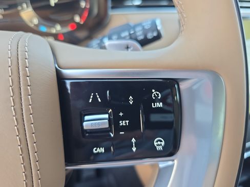 New 2026 Land Rover Range Rover Long Wheelbase SE image 18