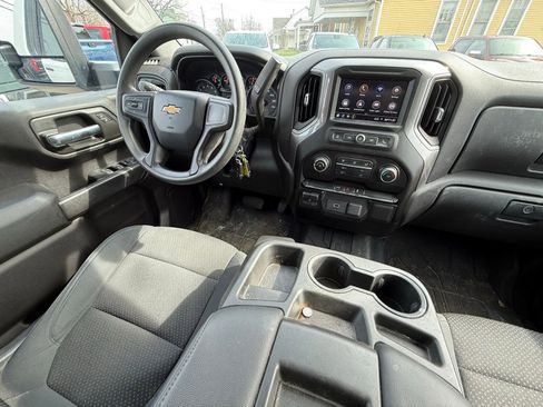 Used 2020 Chevrolet Silverado 1500 Custom w/ Custom Max Trailering Package image 3