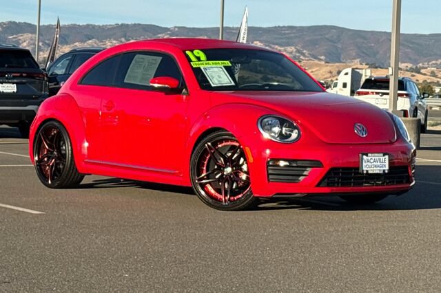 Used 2019 Volkswagen Beetle 2.0T S FWD image 2