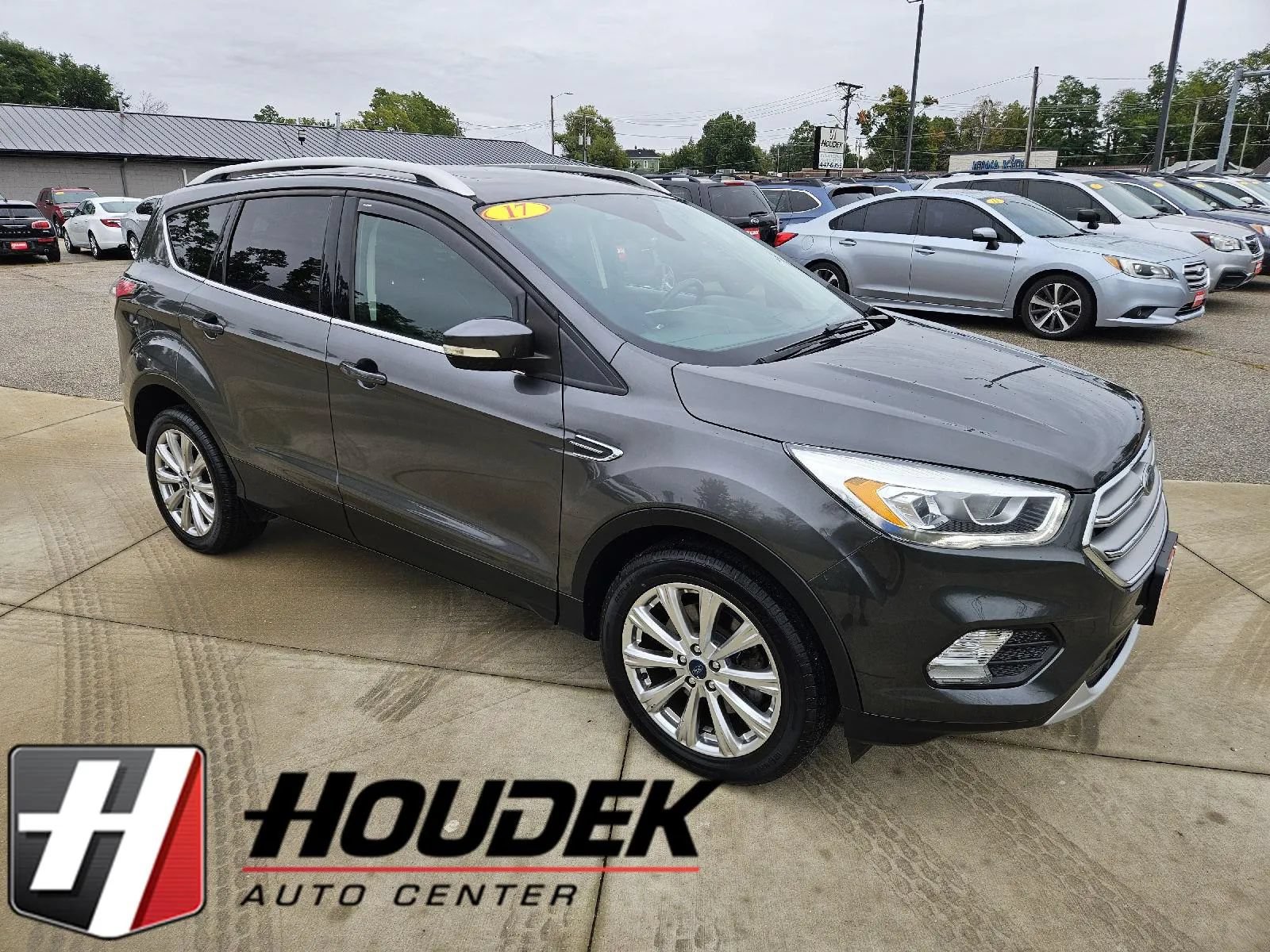 Used 2017 Ford Escape Titanium AWD/4WD image 1