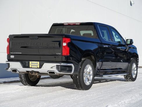Used 2020 Chevrolet Silverado 1500 LTZ w/ LTZ Premium Package image 3
