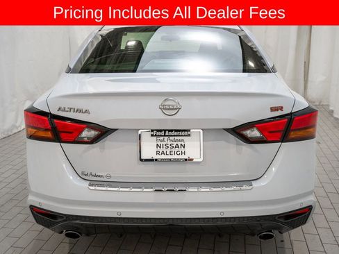Certified 2023 Nissan Altima 2.5 SR w/ SR Premium Package FWD image 4