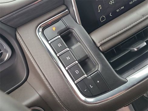 Used 2024 GMC Yukon SLT image 37