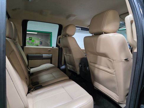 Used 2015 Ford F250 Lariat w/ Lariat Interior Package image 23