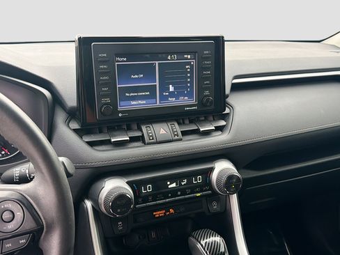 Used 2020 Toyota RAV4 XLE Premium image 27