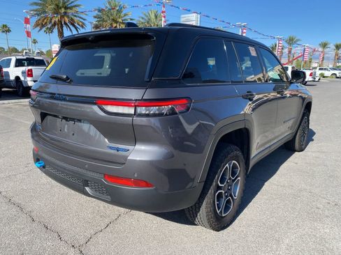 Used 2022 Jeep Grand Cherokee Trailhawk w/ Advanced Protech Group II AWD/4WD image 7