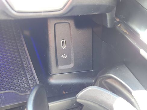 Used 2023 Mercedes-Benz GLC 300 4MATIC image 19