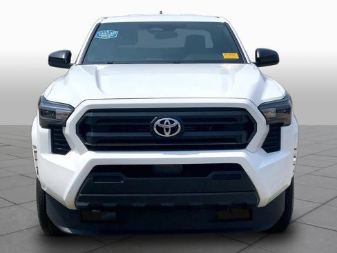 Used 2025 Toyota Tacoma SR RWD image 4