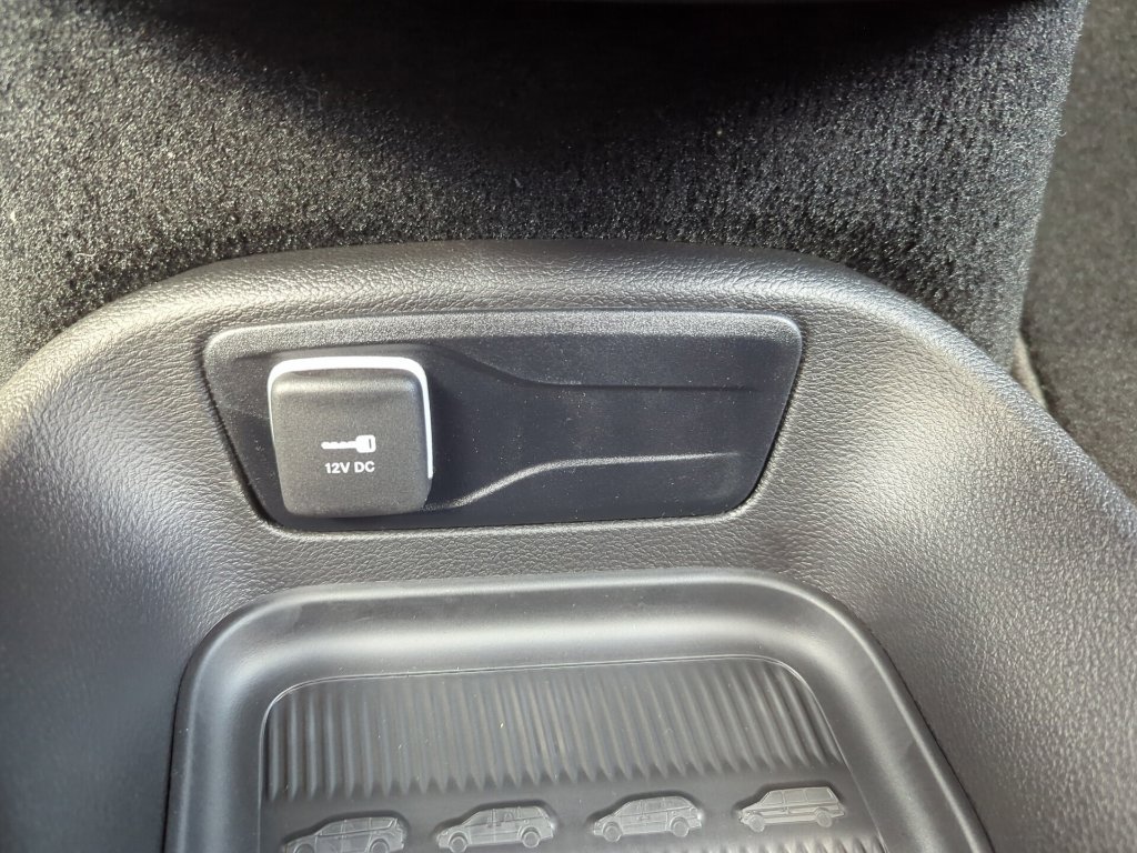 New 2027 Chrysler Pacifica Select AWD/4WD image 24