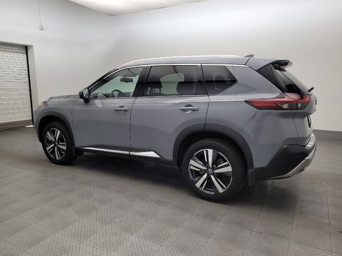 Used 2021 Nissan Rogue Platinum image 3