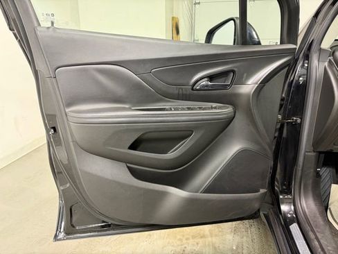 Used 2018 Buick Encore Sport Touring image 9