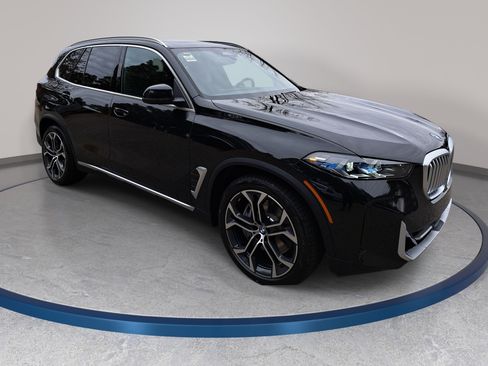 New 2026 BMW X5 xDrive50e w/ Executive Package AWD/4WD image 3