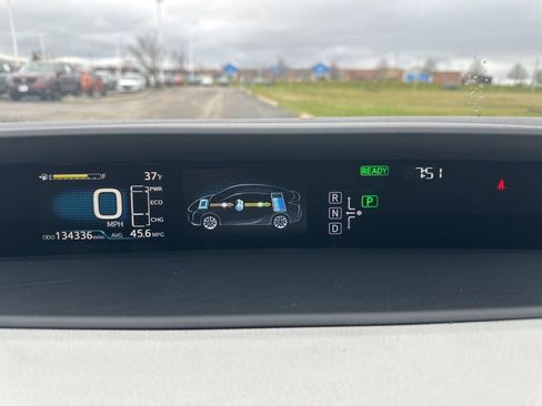 Used 2017 Toyota Prius Two w/ Carpet Mat Package image 27