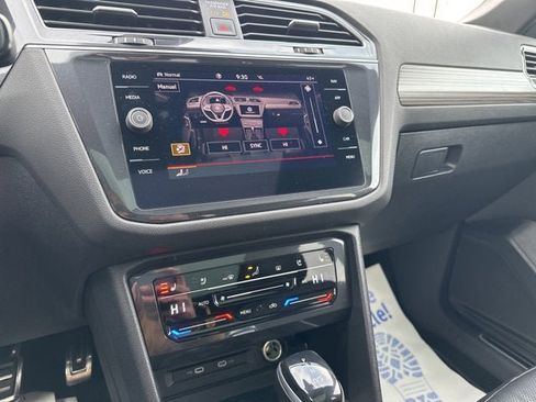 Used 2022 Volkswagen Tiguan SEL R-Line image 21