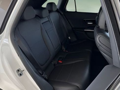 Used 2024 Mercedes-Benz GLC 300 GLC 300 image 31