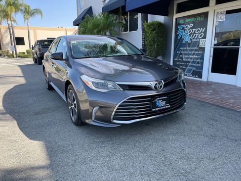 Used 2016 Toyota Avalon XLE FWD image 3