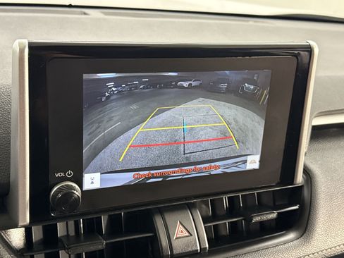 Used 2025 Toyota RAV4 LE AWD/4WD image 31