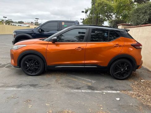 Used 2023 Nissan Kicks SR FWD image 3
