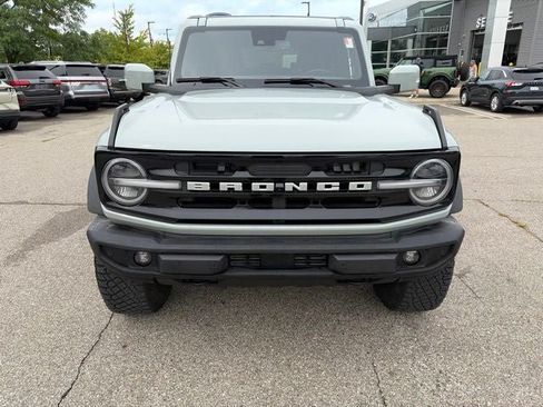Used 2022 Ford Bronco Outer Banks w/ Sasquatch Package AWD/4WD image 2