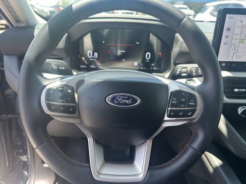 Used 2025 Ford Explorer Active RWD image 21
