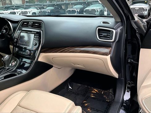Used 2018 Nissan Maxima Platinum image 15