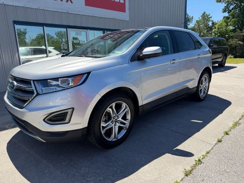 Used 2017 Ford Edge Titanium w/ Technology Package AWD/4WD image 17
