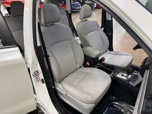 Used 2015 Subaru Forester 2.5i Premium w/ All-Weather Package image 9