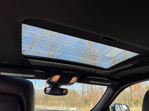 Used 2017 Jeep Grand Cherokee Limited image 4