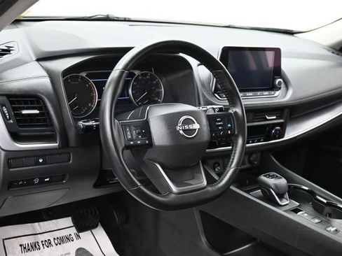 Used 2025 Nissan Rogue SV FWD image 15