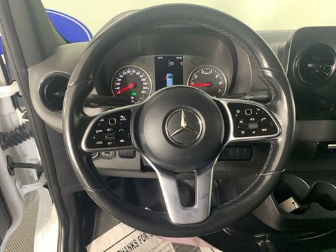 Used 2022 Mercedes-Benz Sprinter 1500 image 19
