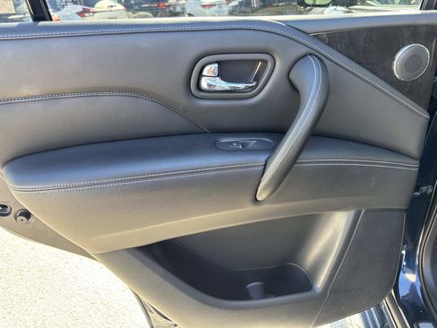 Used 2024 INFINITI QX80 Luxe image 8