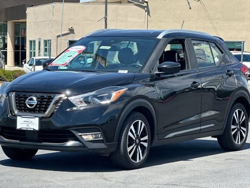 Used 2020 Nissan Kicks SR FWD image 8